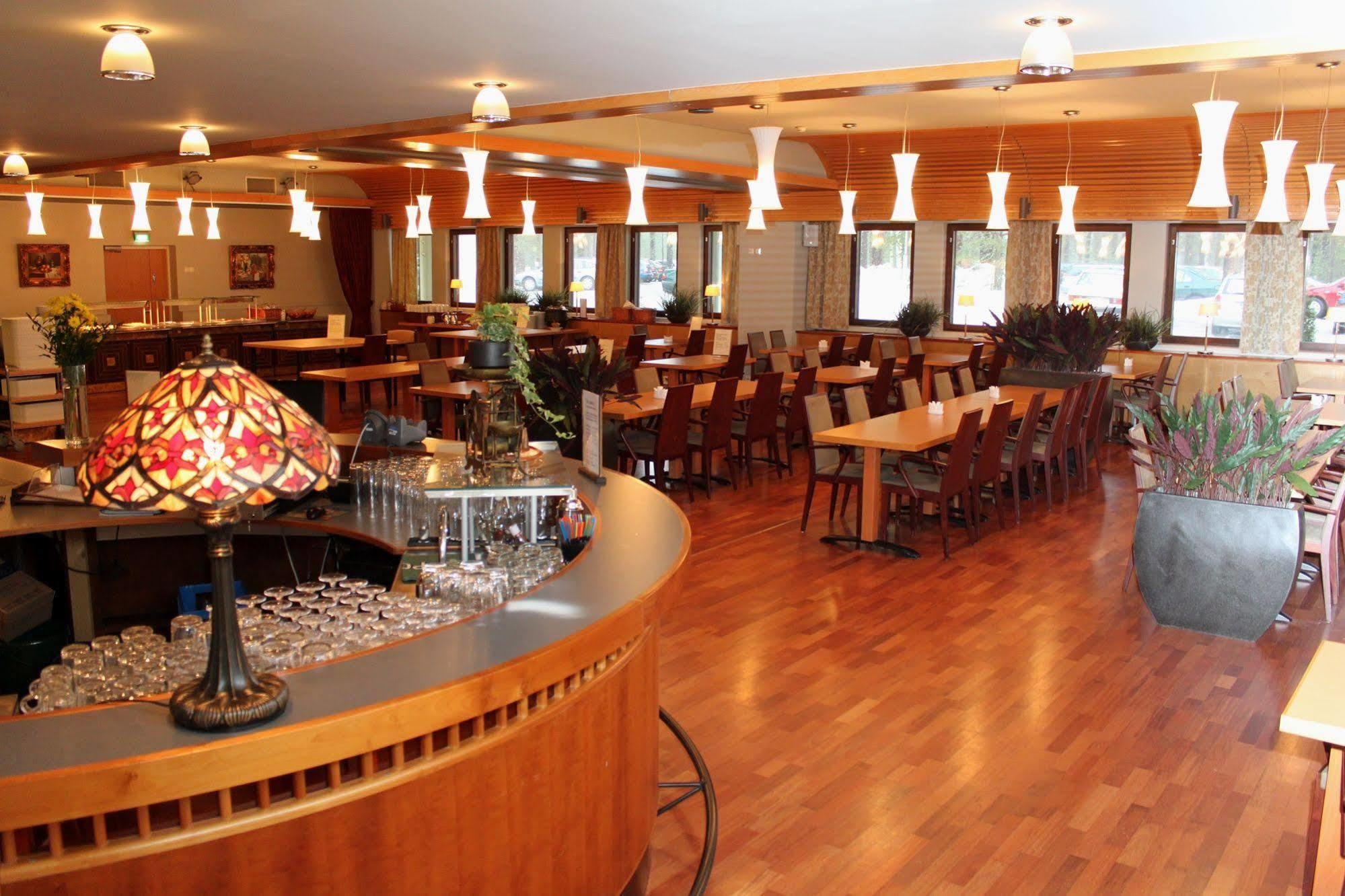 Hotel Kruunupuisto Пункахарью Экстерьер фото