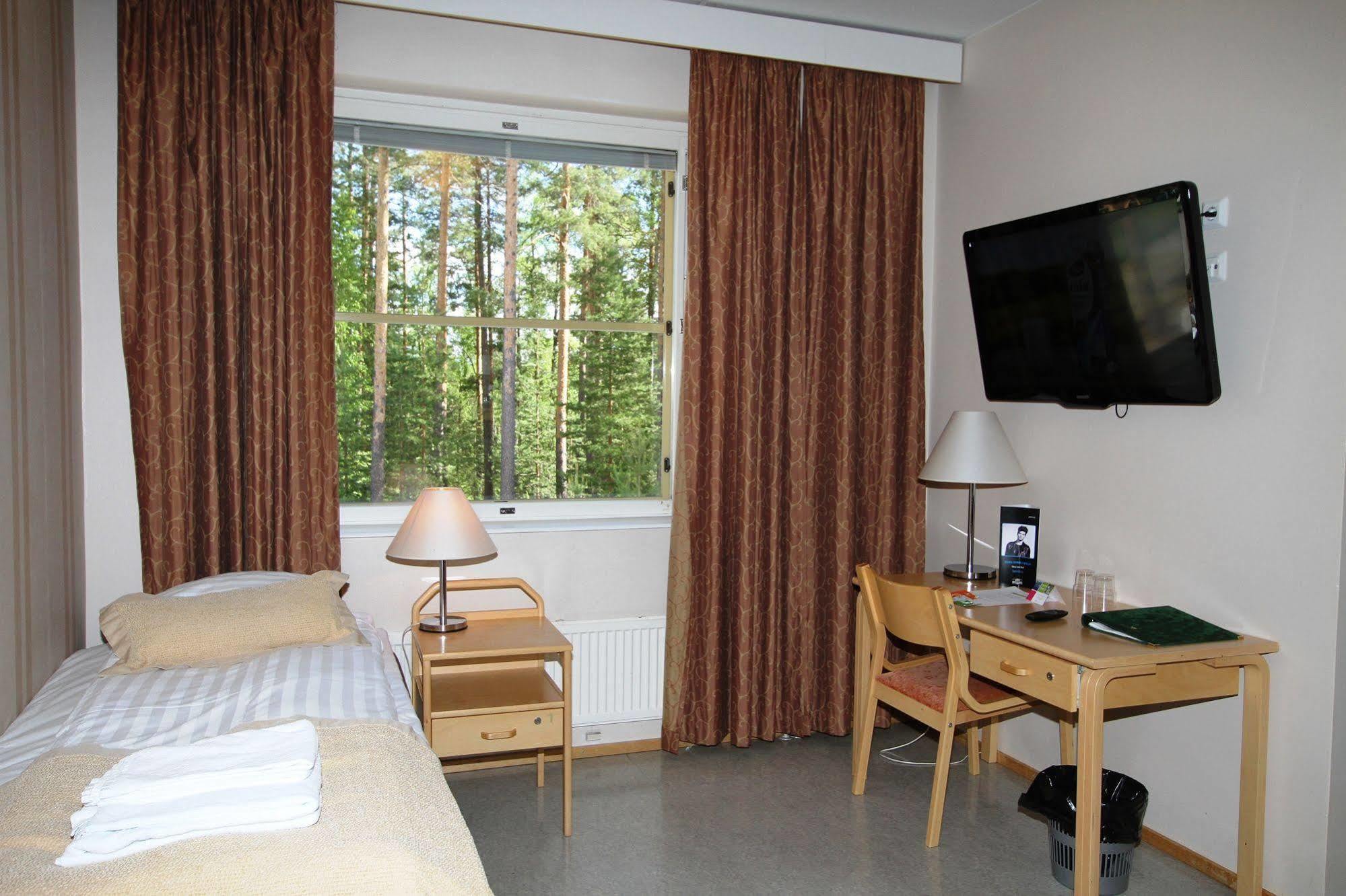 Hotel Kruunupuisto Пункахарью Экстерьер фото
